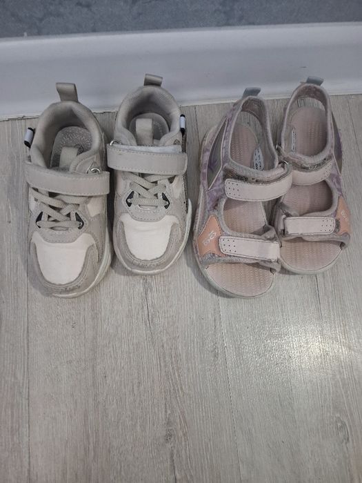 Продам 3 пары обувь для девочки