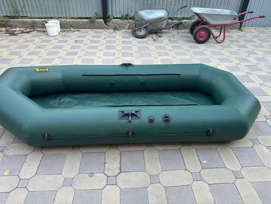 Продам лодку Инзер 2.80 пвх