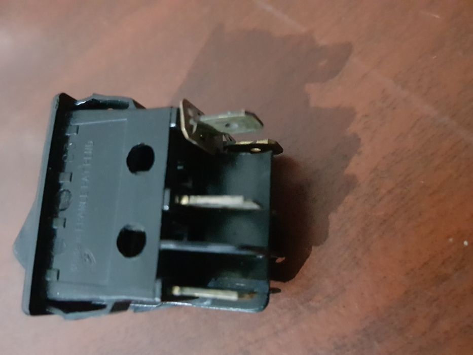 Кнопка трехконтактный производство Франция