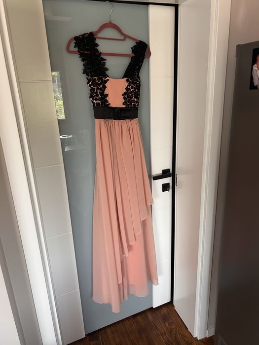 Вечерна елегантна рокля