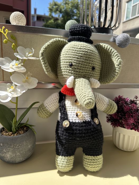 Ръчно изплетени играчки