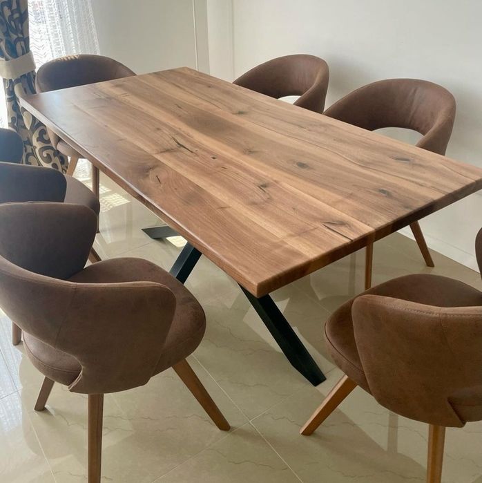 Трапезни маси от масив орех