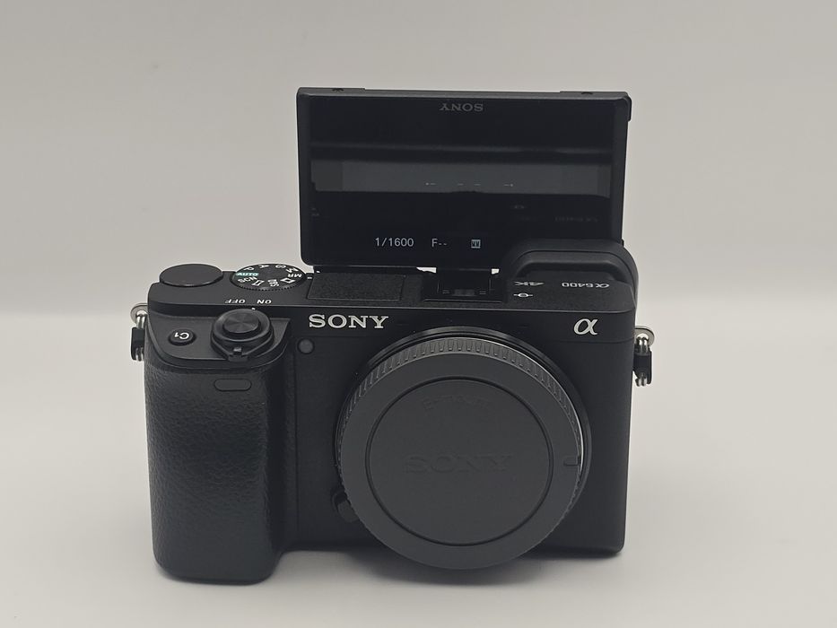 Sony A6400 (ILCE-6400 Body) cu doar 14771 cadre!!