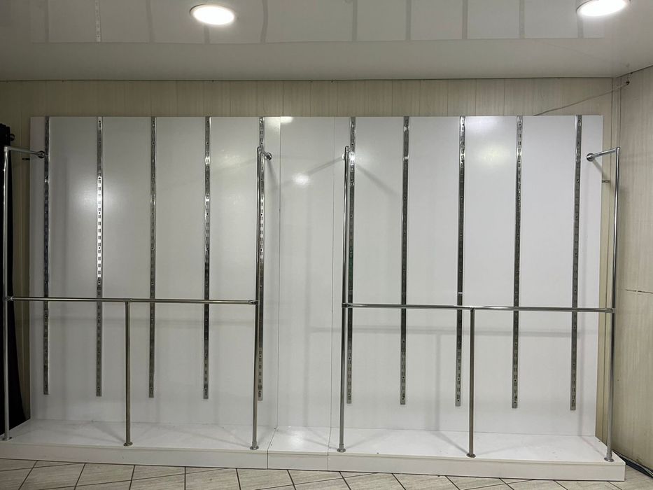 витрина для стилажа, одежды магазина