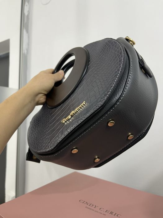 Продам кожанную сумку