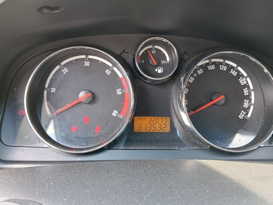 Vând Opel antara