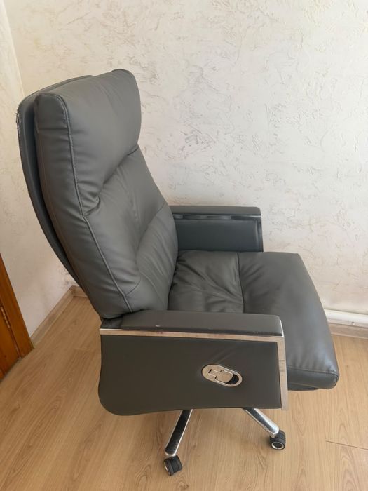 Продам офисное кресло
