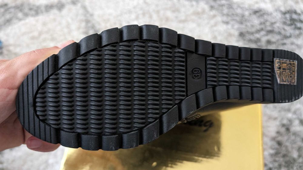 Нови дамски боти - 39