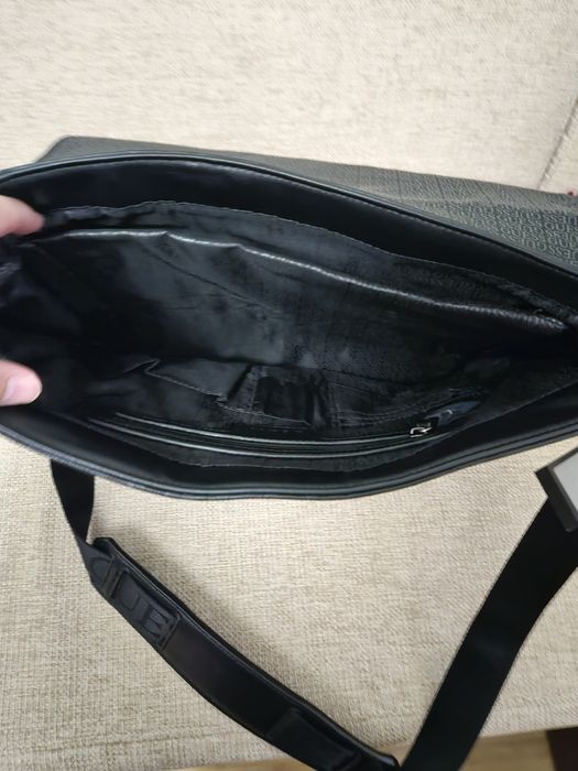 Geantă GUESS originala cu certificat! Preț șoc!