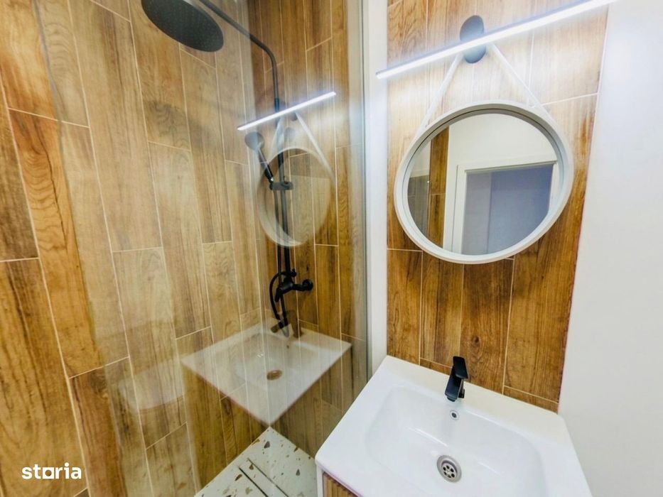 Apartament cu 3 Camere | 90 mp Utili | 2 Parcari | Complet Renovat |