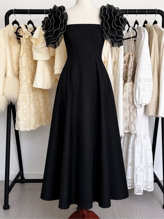 Rochie Neagra Chic