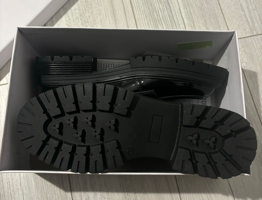 Дамски мокасини с катарама