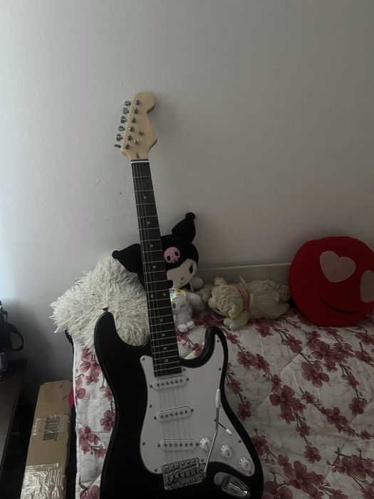 Chitara + amplificator (a fost cumparat)