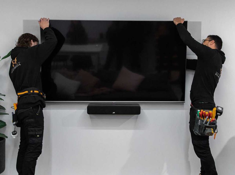 Установка телевизоров монтаж на стену по низкой цене звоните!!