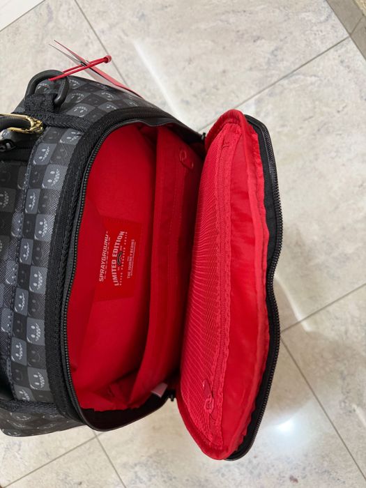 Чисто нова голяма раница на Sprayground