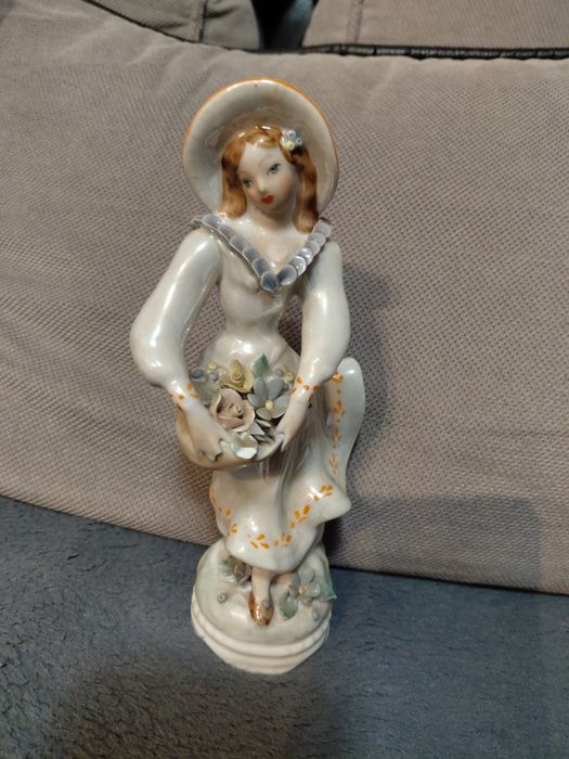 Statueta bibelou