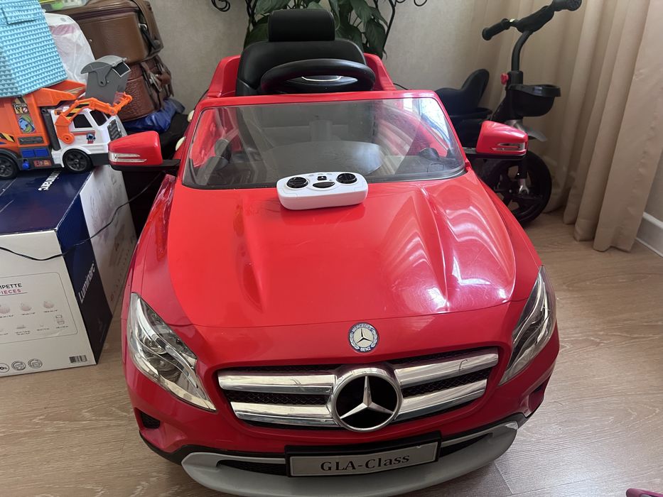 Детский автомобиль