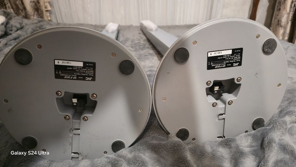 Boxe satelit JVC 100 wați