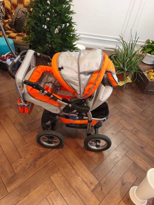 Детская коляска универсальная