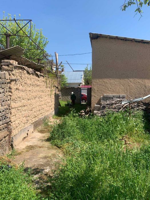 Хозяин продает дом с участком. Площадь участка 2.8 соток. 80 000 у.е