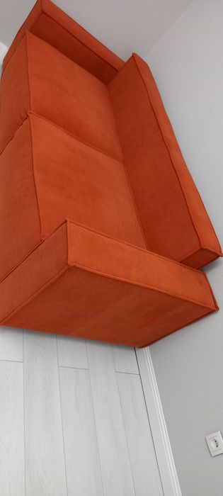 Продаётся диван.