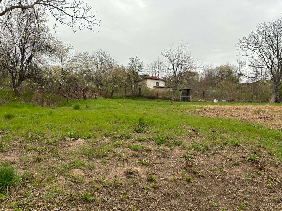 Продава се УПИ (регулация)730кв.м. в с.Горна Василица