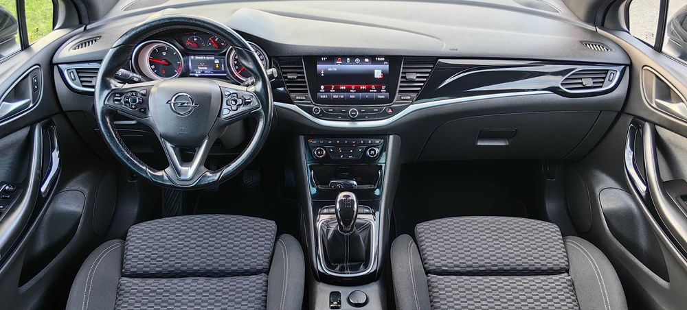 Astra K 2018, Keyless Entry/Go, ILux LED, Lane assist, Apple Carplay