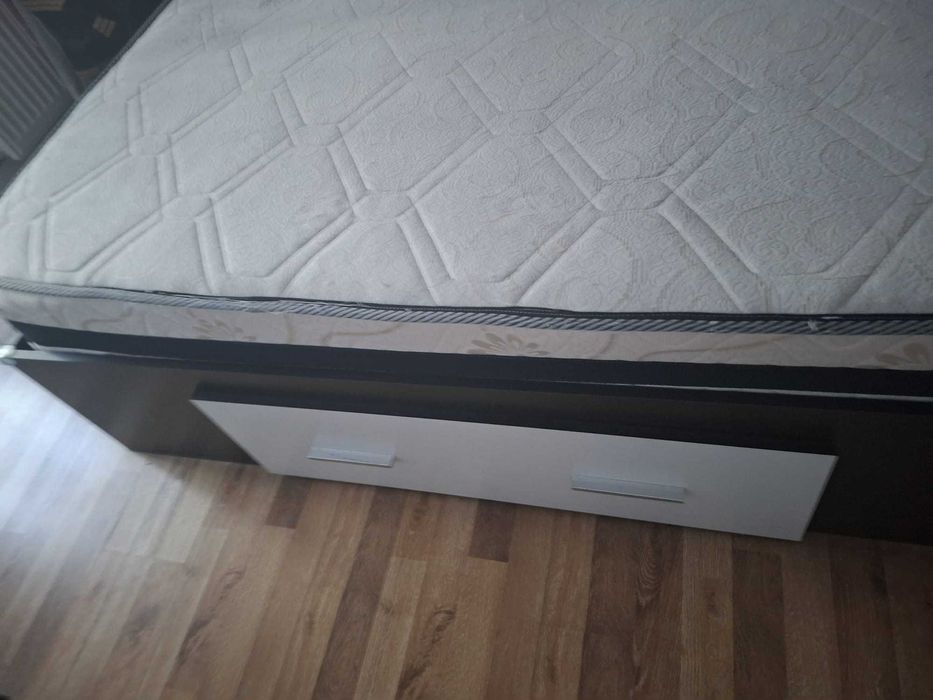 Vind mobila pat mijloc