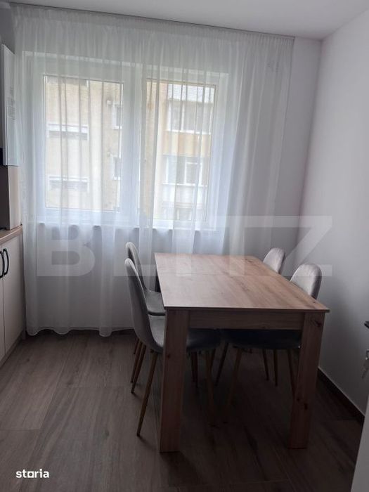 Apartament 4 camere, decomandat, etaj intermediar, zona USV