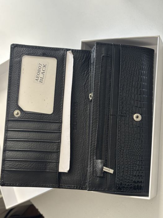 Дамски черен портфейл