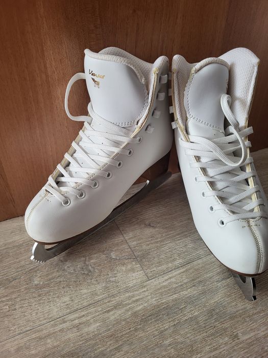 Продаю коньки Риспорт