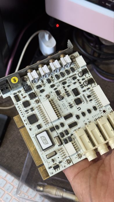 Звуковая карта ESI Julia Professional PCI Audio Interface.