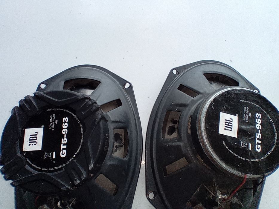 Колонки jbl в хорошем состояний