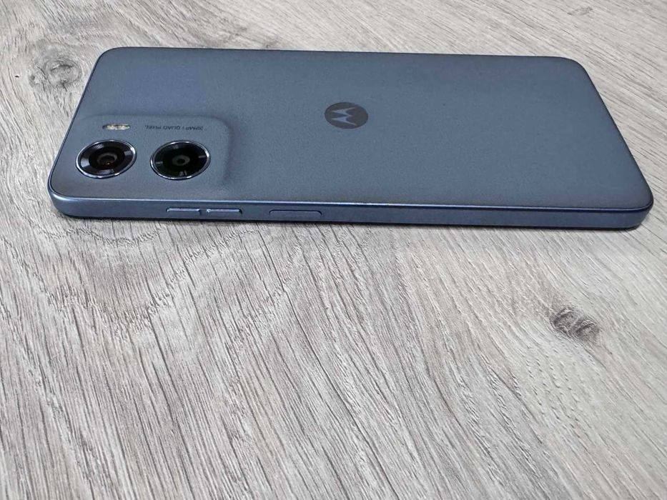 Motorola  E15 64GB 2GB RAM Dual