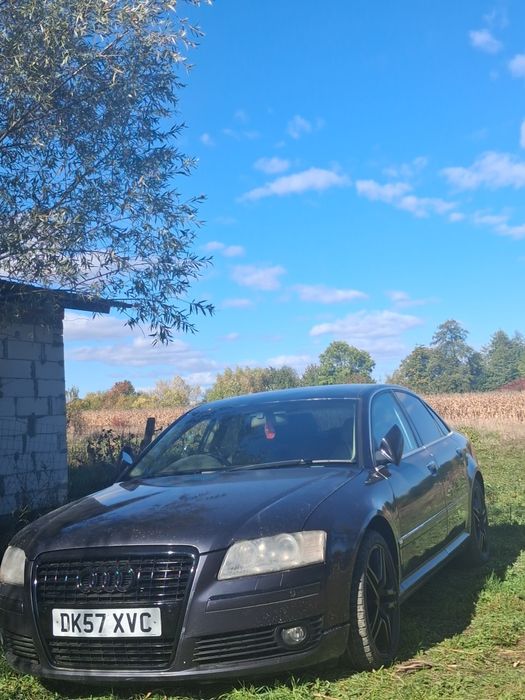 Audi A8 volan pe dreapta