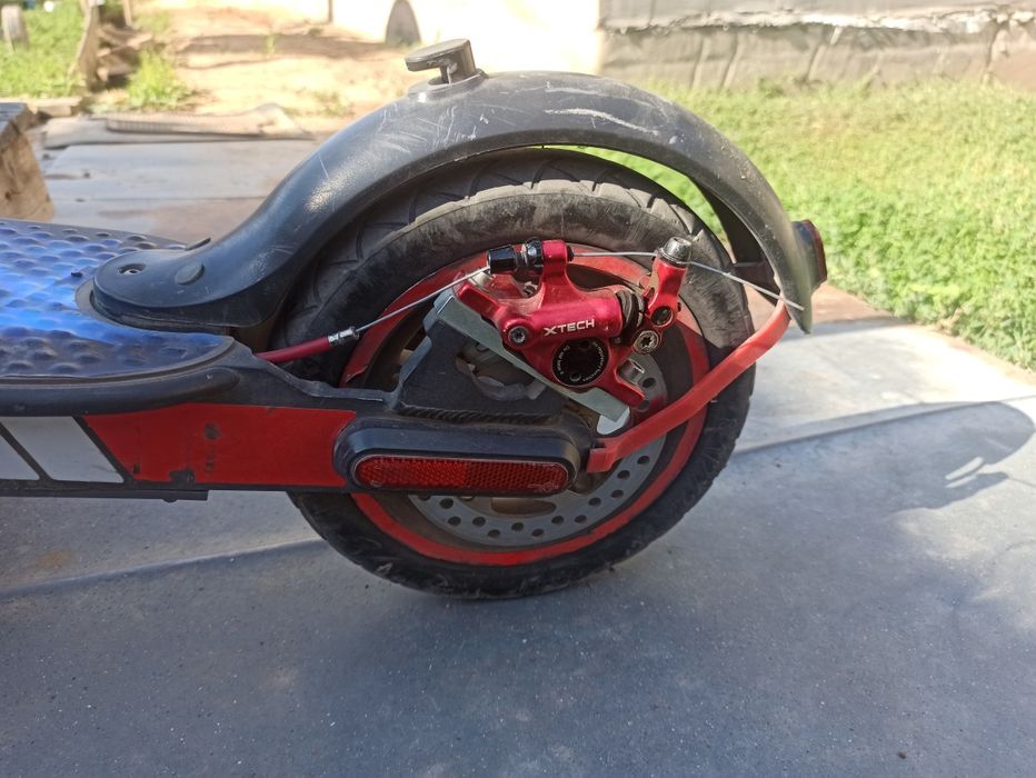 Продам самокат Xiaomi m365