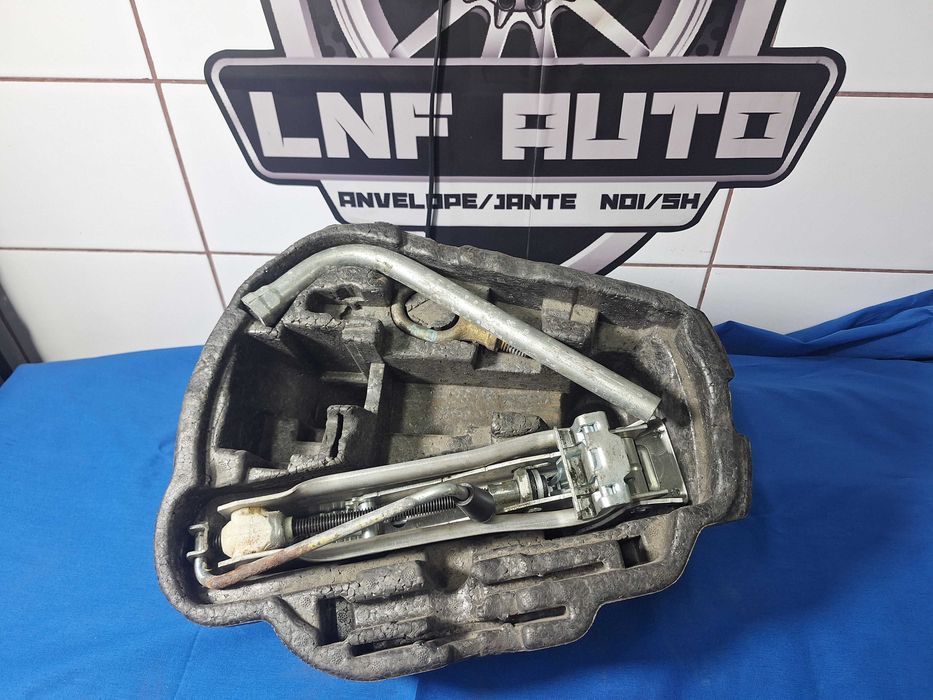 KIT Cric Auto Organizator - OEM AUDI A3 A4 A6 VW SKODA SEAT