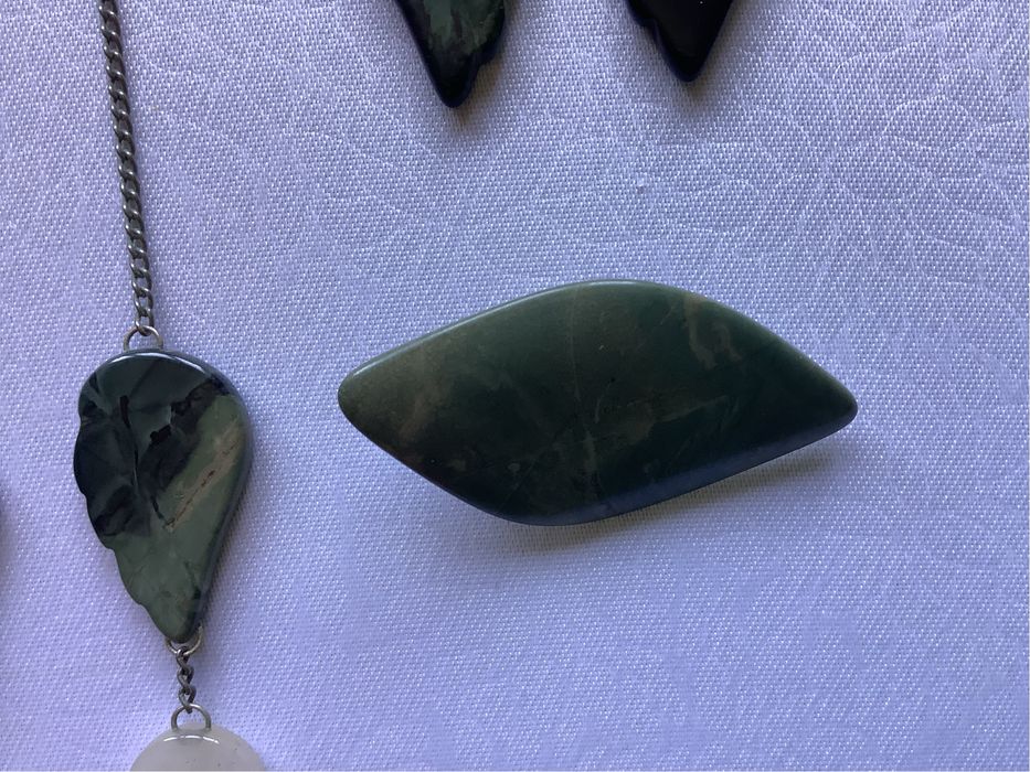 Колье, серьги, брошка «Уральские самоцветы»