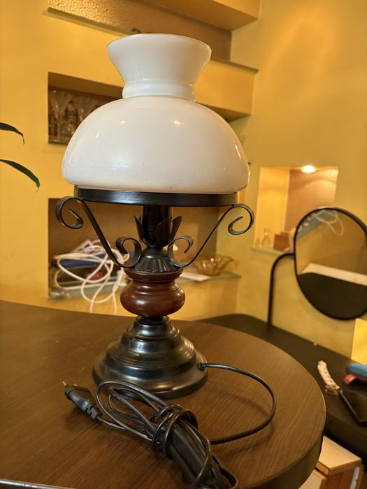 Veioză vintage din sticlă opal