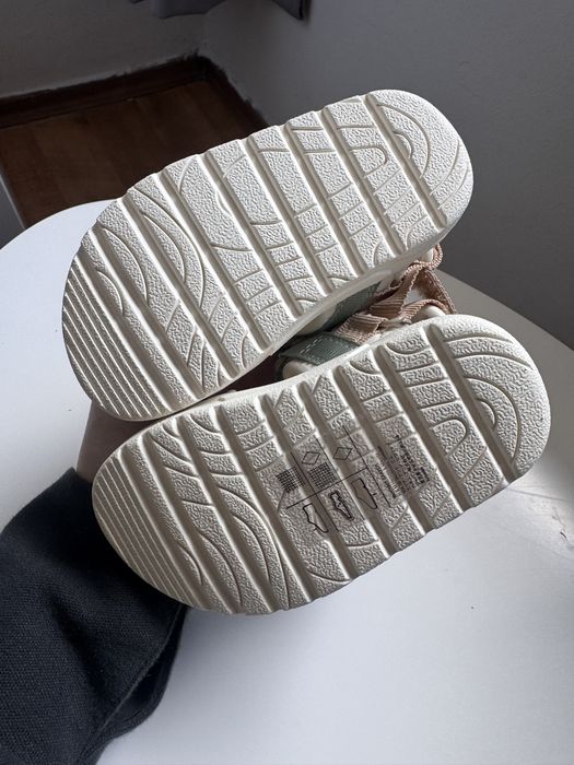 Бебешки сандали H&M за момче