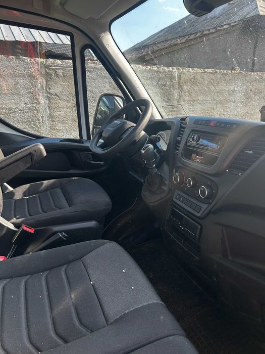 IVECO DAILY 70C16H 3.0 Diesel – BOX IZOTERM 5.2m – DOAR 300 KM (Nouă, 2023)