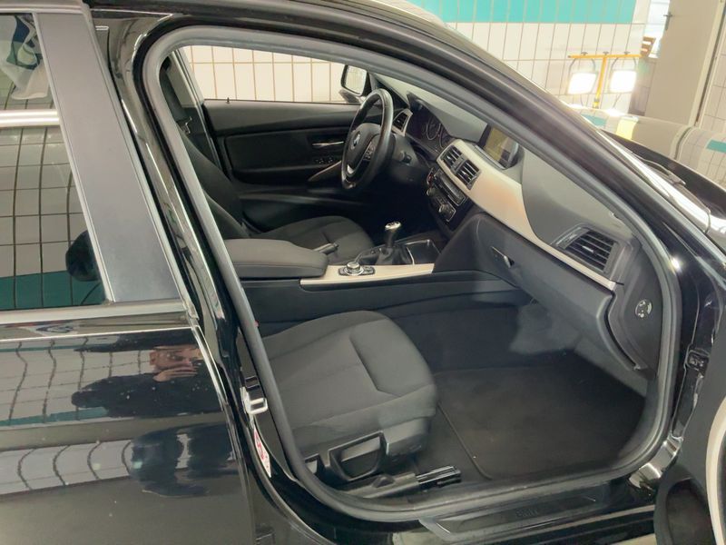 BMW 3er 318d 2017