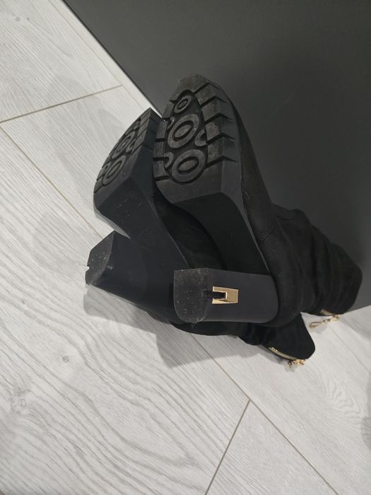 Боти с дебело токче 37 размер