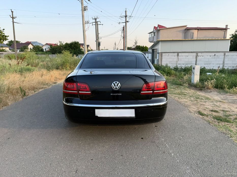 VOLKSWAGEN Phaeton 2012