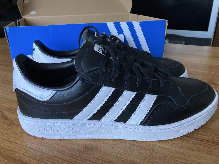 Оригинални мъжки маратонки Adidas Team Court