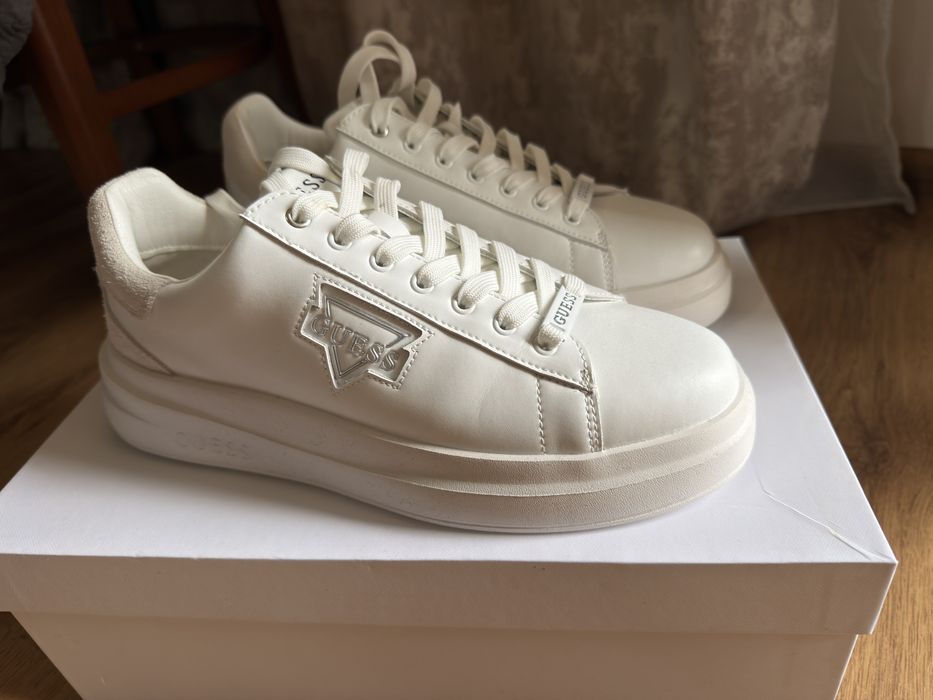 Обувки Guess Elba