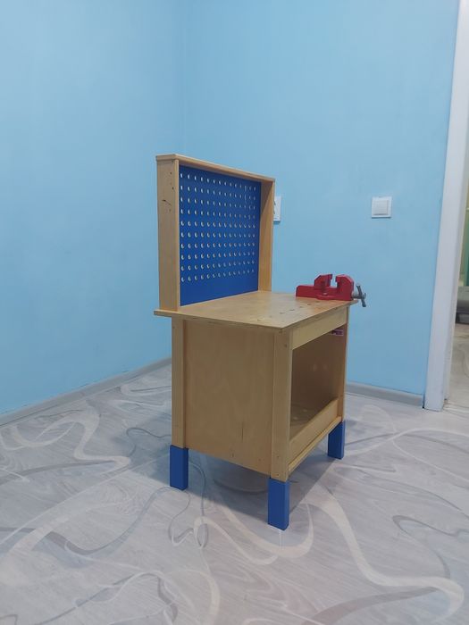 Продам столярный столик Икеа