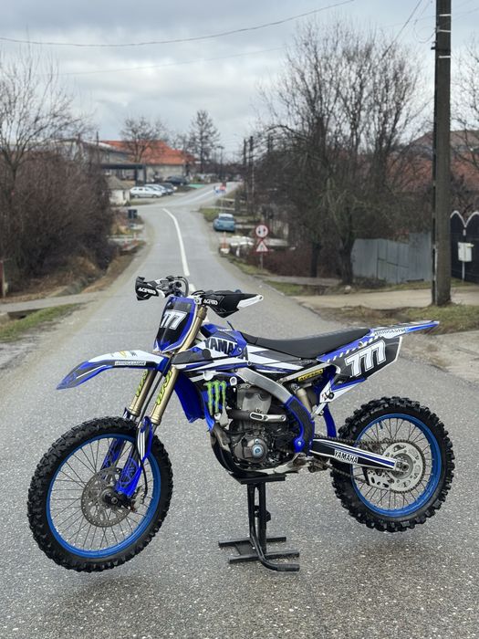 Yamaha YZ450-F .