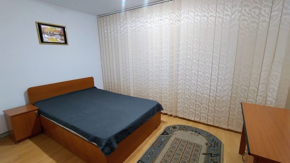Ofer spre închiriere apartament cu 2 camere