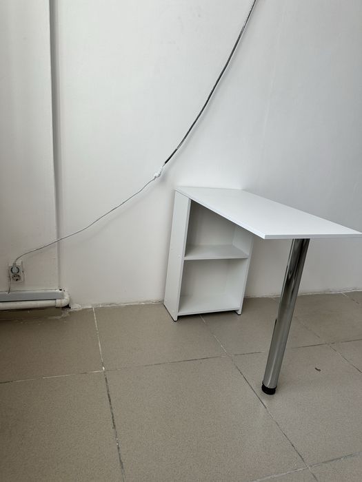 Сдам маникюрный стол